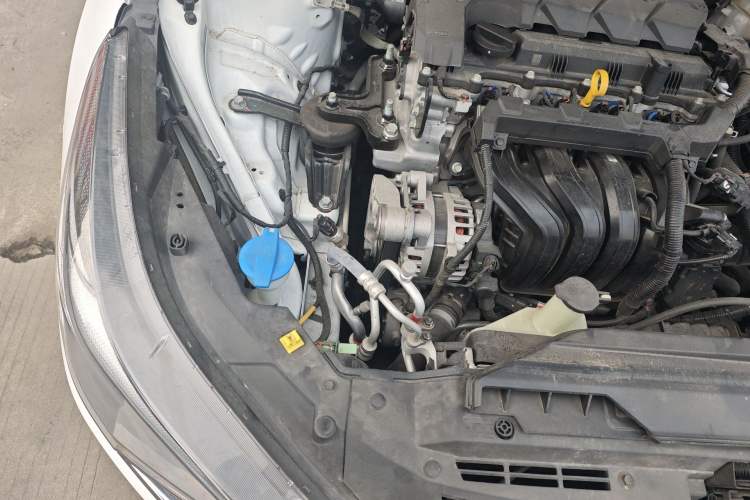 Used Hyundai Elantra 2023 1.5L CVT LUX Prestige Edition Engine Bay Right