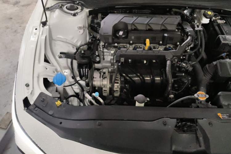 Used Hyundai Elantra 2023 1.5L CVT LUX Prestige Edition Engine Bay Right