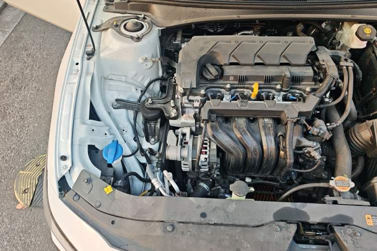 Used Hyundai Elantra 2023 1.5L CVT LUX Prestige Edition Engine Bay Right