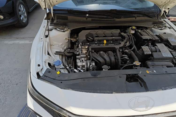 Used Hyundai Elantra 2023 1.5L CVT GLX Elite Edition Engine Bay Right
