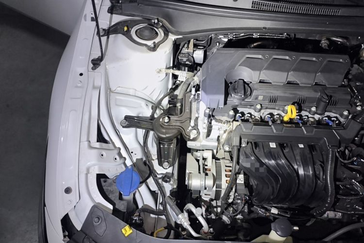 Used Hyundai Elantra 2023 1.5L CVT LUX Prestige Edition Engine Bay Right