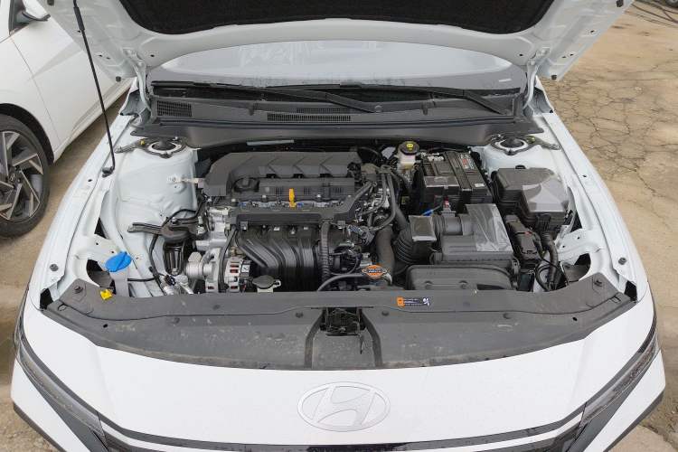 Used Hyundai Elantra 2023 1.5L CVT GLX Elite Edition Engine Bay