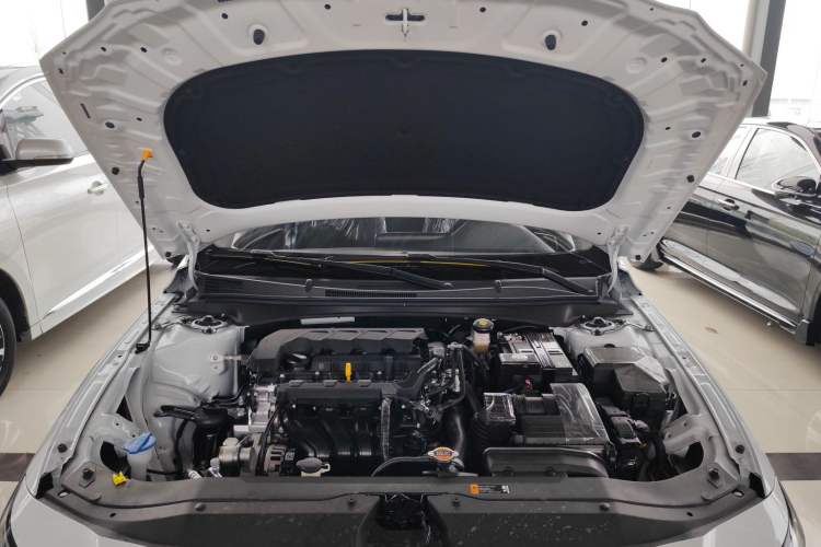Used Hyundai Elantra 2023 1.5L CVT GLX Elite Edition Engine Bay