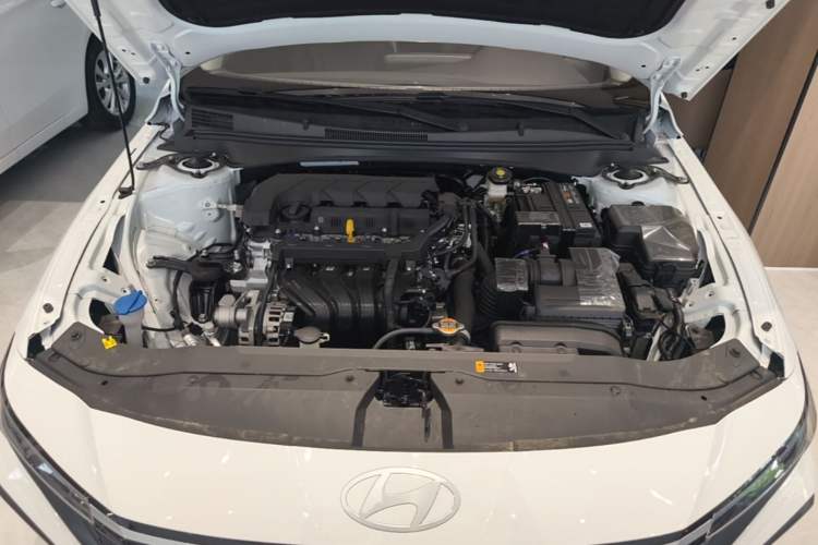 Used Hyundai Elantra 2023 1.5L CVT GLX Elite Edition Engine Bay