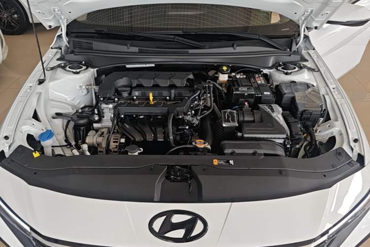 Used Hyundai Elantra 2023 1.5L CVT GLX Elite Edition Engine Bay