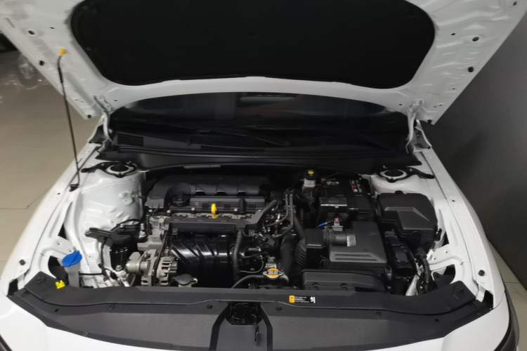 Used Hyundai Elantra 2023 1.5L CVT GLX Elite Edition Engine Bay