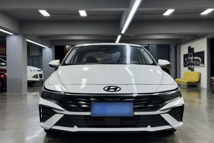 Used Hyundai Elantra 2023 1.5L CVT LUX Prestige Edition Exterior 1