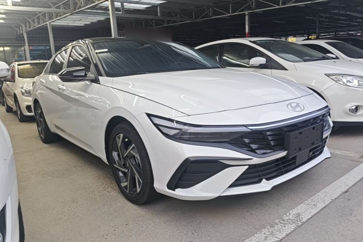 Used Hyundai Elantra 2023 1.5L CVT LUX Prestige Edition Exterior 1