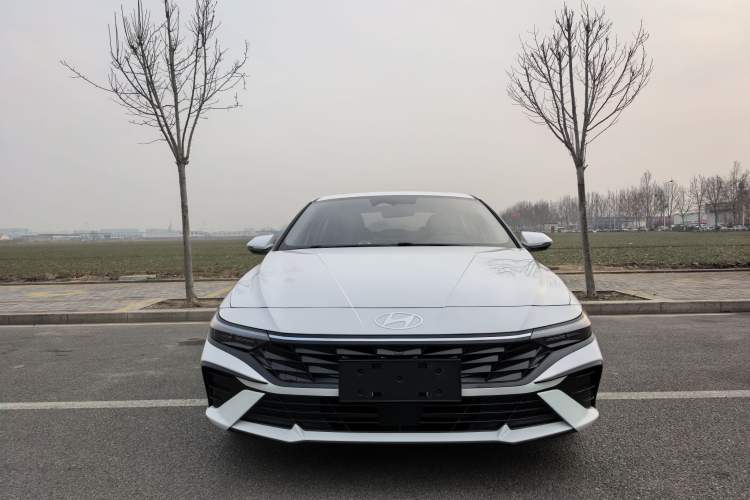Used Hyundai Elantra 2023 1.5L CVT LUX Prestige Edition Exterior 2
