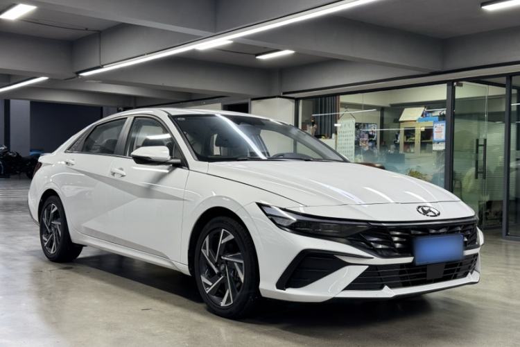 Used Hyundai Elantra 2023 1.5L CVT LUX Prestige Edition Exterior 2