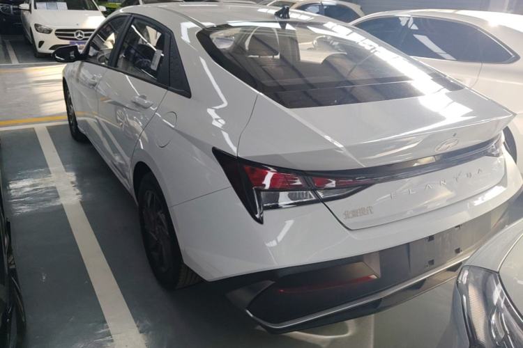 Used Hyundai Elantra 2023 1.5L CVT GLS Leading Edition Exterior 2