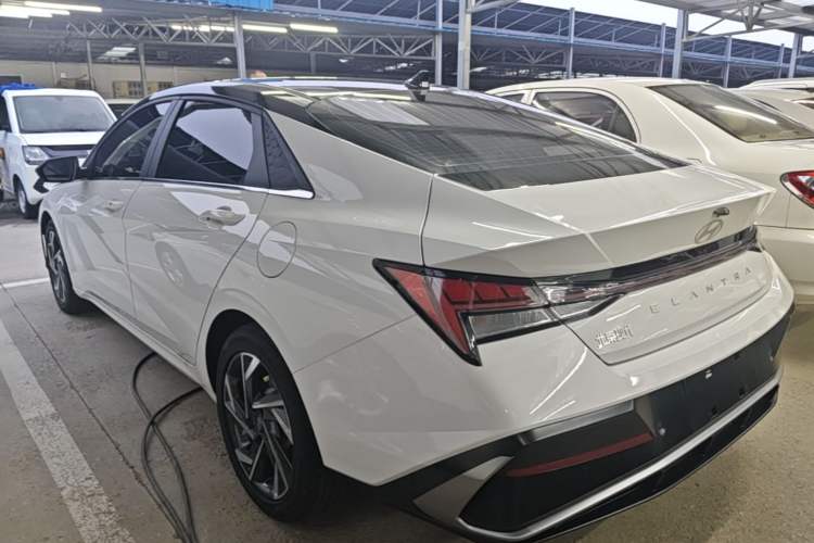 Used Hyundai Elantra 2023 1.5L CVT LUX Prestige Edition Exterior 2