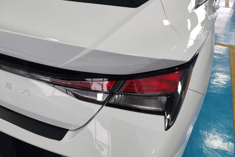 Used Hyundai Elantra 2023 1.5L CVT GLX Elite Edition Exterior 3