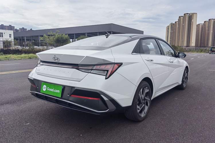 Used Hyundai Elantra 2023 1.5L CVT LUX Prestige Edition Exterior 3