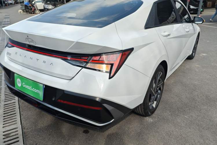 Used Hyundai Elantra 2023 1.5L CVT LUX Prestige Edition Exterior 3