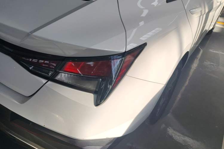Used Hyundai Elantra 2023 1.5L CVT GLS Leading Edition Exterior 3