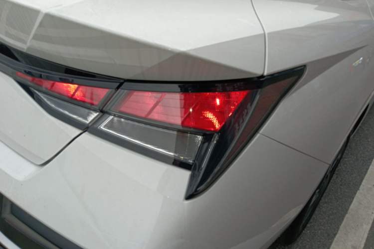 Used Hyundai Elantra 2023 1.5L CVT GLX Elite Edition Exterior 3