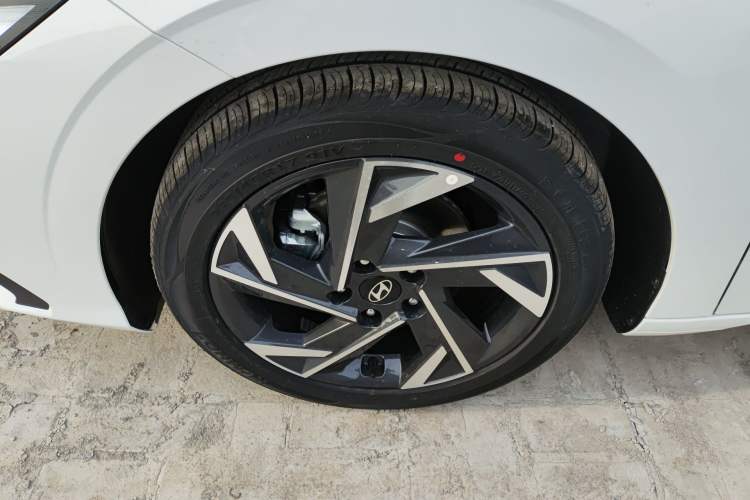 Used Hyundai Elantra 2023 1.5L CVT GLX Elite Edition Exterior 4