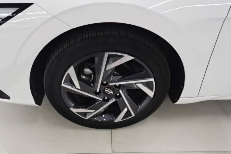 Used Hyundai Elantra 2023 1.5L CVT GLX Elite Edition Exterior 4