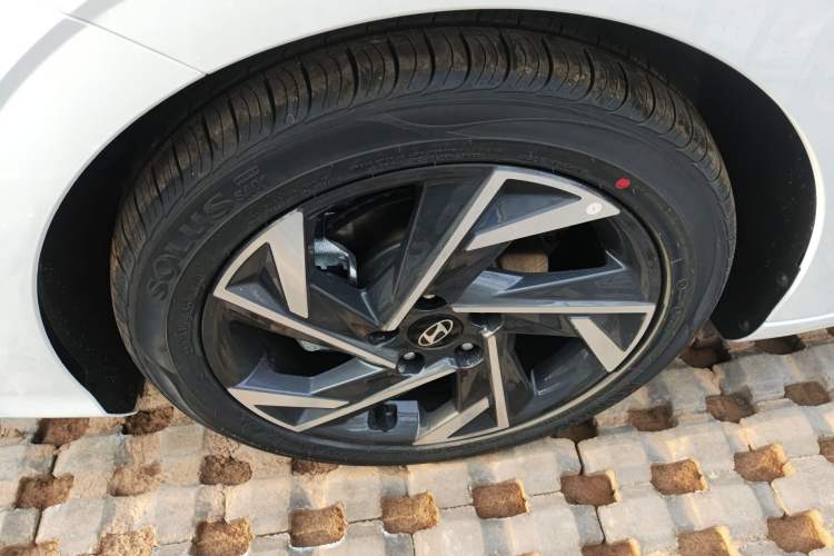 Used Hyundai Elantra 2023 1.5L CVT GLX Elite Edition Exterior 4