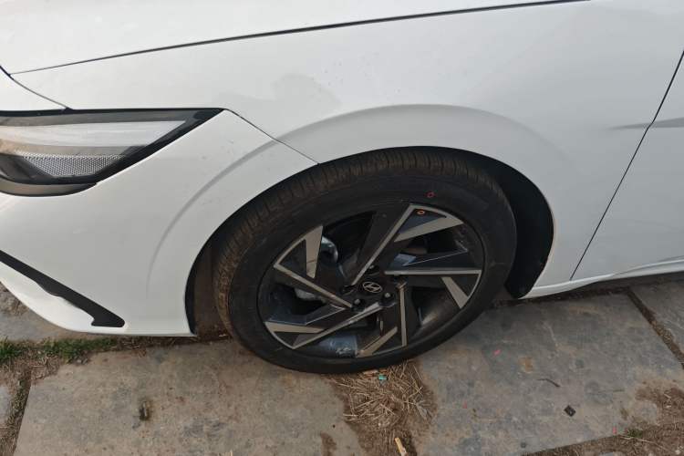 Used Hyundai Elantra 2023 1.5L CVT LUX Prestige Edition Exterior 4