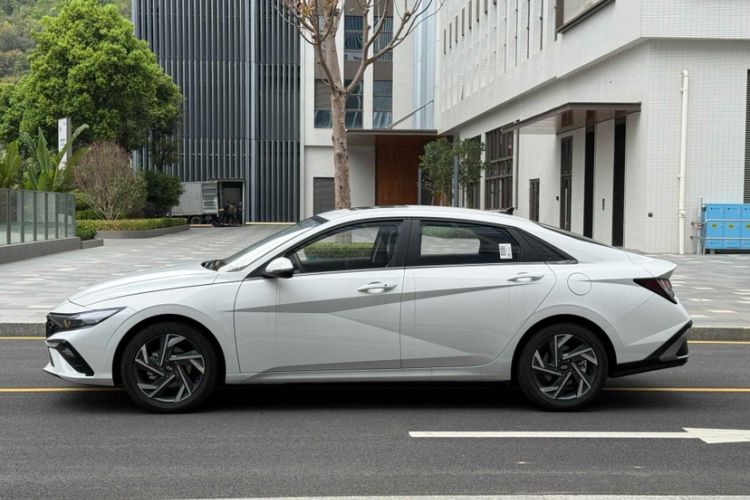 Used Hyundai Elantra 2023 1.5L CVT GLX Elite Edition Exterior 4