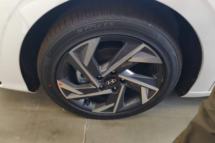 Used Hyundai Elantra 2023 1.5L CVT GLX Elite Edition Exterior 4