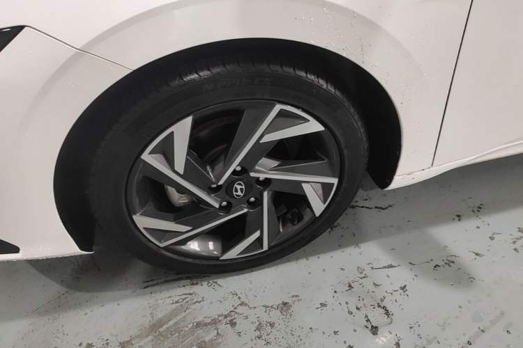 Used Hyundai Elantra 2023 1.5L CVT GLX Elite Edition Exterior 4