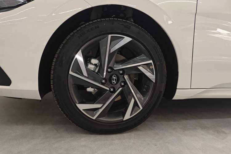 Used Hyundai Elantra 2023 1.5L CVT GLX Elite Edition Exterior 4