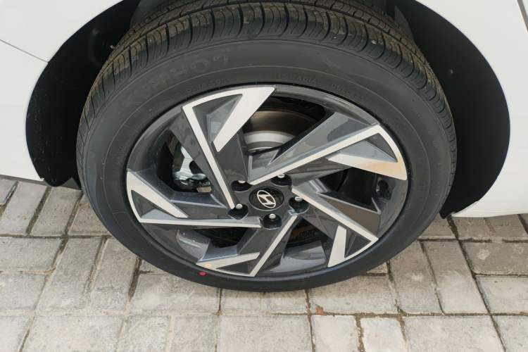 Used Hyundai Elantra 2023 1.5L CVT GLX Elite Edition Exterior 5