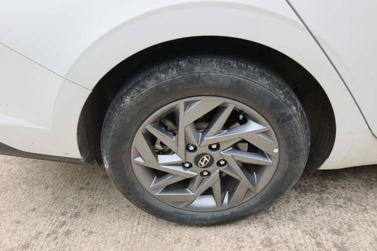 Used Hyundai Elantra 2023 1.5L CVT GLS Leading Edition Exterior 5