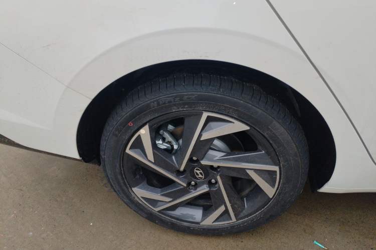 Used Hyundai Elantra 2023 1.5L CVT GLX Elite Edition Exterior 5