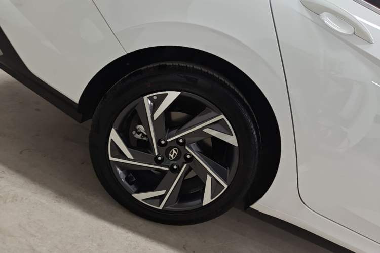 Used Hyundai Elantra 2023 1.5L CVT GLX Elite Edition Exterior 5