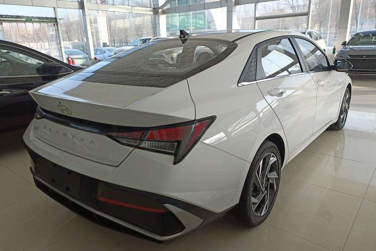 Used Hyundai Elantra 2023 1.5L CVT GLX Elite Edition Exterior 5