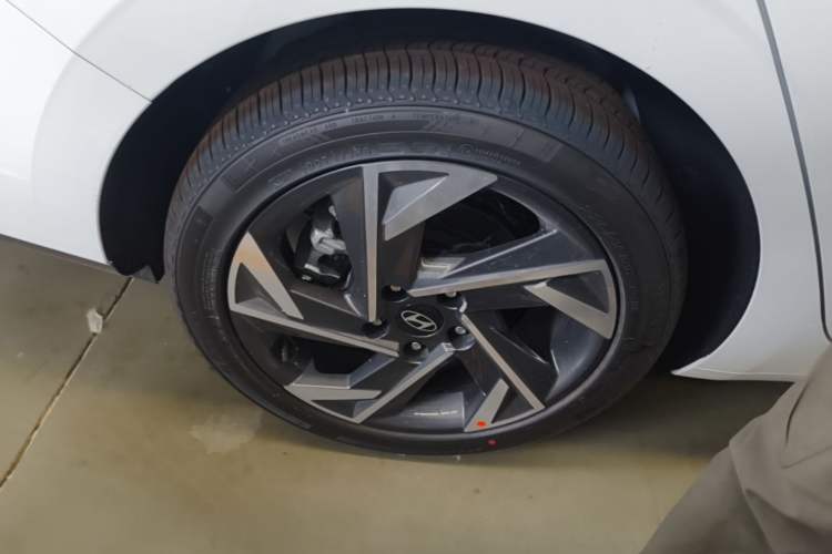 Used Hyundai Elantra 2023 1.5L CVT GLX Elite Edition Exterior 5