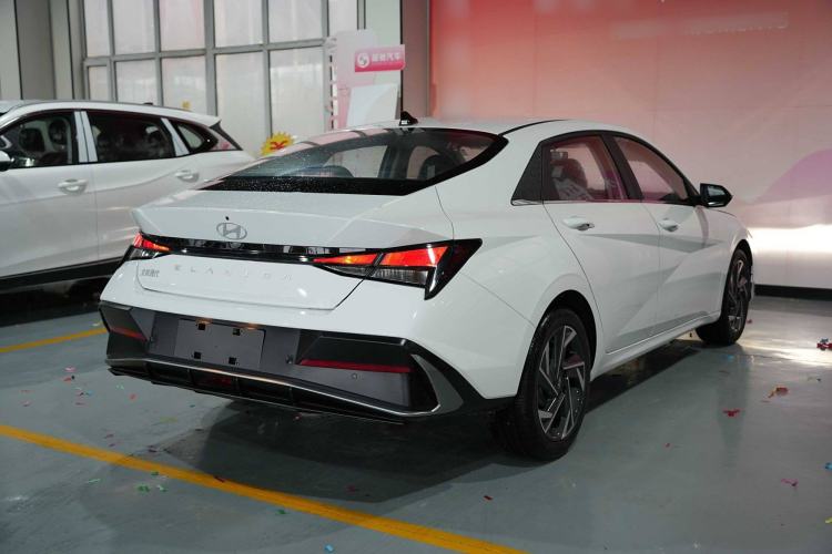 Used Hyundai Elantra 2023 1.5L CVT GLX Elite Edition Exterior 5