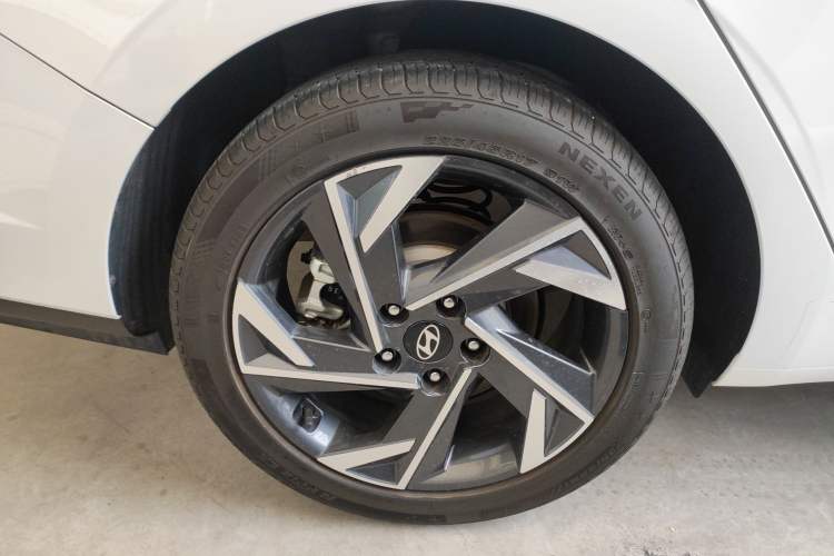 Used Hyundai Elantra 2023 1.5L CVT GLX Elite Edition Exterior 5