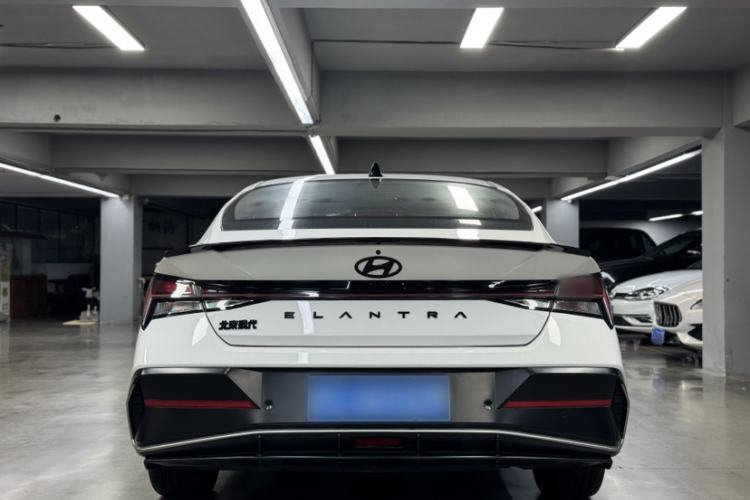 Used Hyundai Elantra 2023 1.5L CVT LUX Prestige Edition Exterior 6