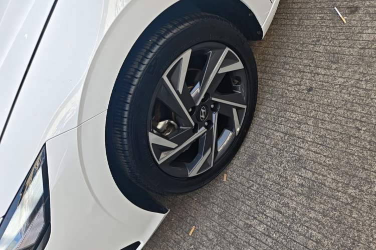 Used Hyundai Elantra 2023 1.5L CVT LUX Prestige Edition Exterior 7