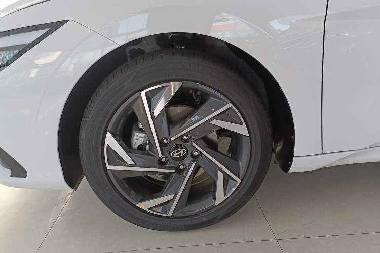 Used Hyundai Elantra 2023 1.5L CVT GLX Elite Edition Exterior 7