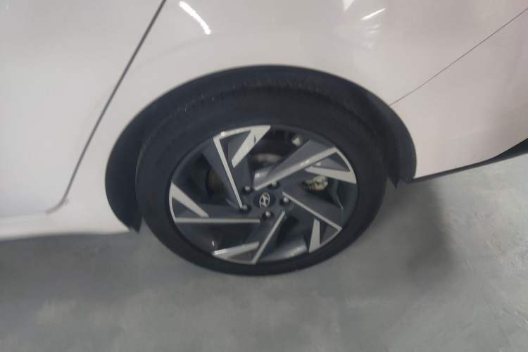 Used Hyundai Elantra 2023 1.5L CVT LUX Prestige Edition Exterior 7