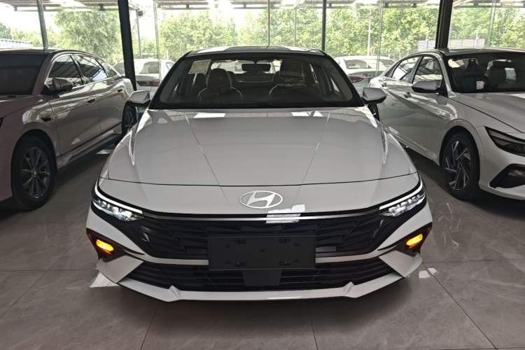 Used Hyundai Elantra 2023 1.5L CVT GLX Elite Edition Front
