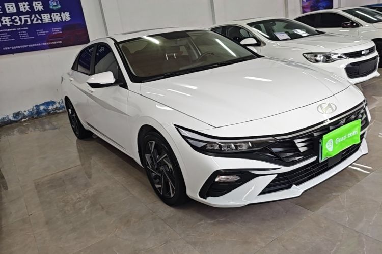 Used Hyundai Elantra 2023 1.5L CVT GLX Elite Edition Front Right 45 Deg
