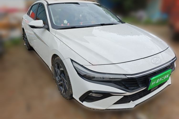 Used Hyundai Elantra 2023 1.5L CVT GLX Elite Edition Front Right 45 Deg