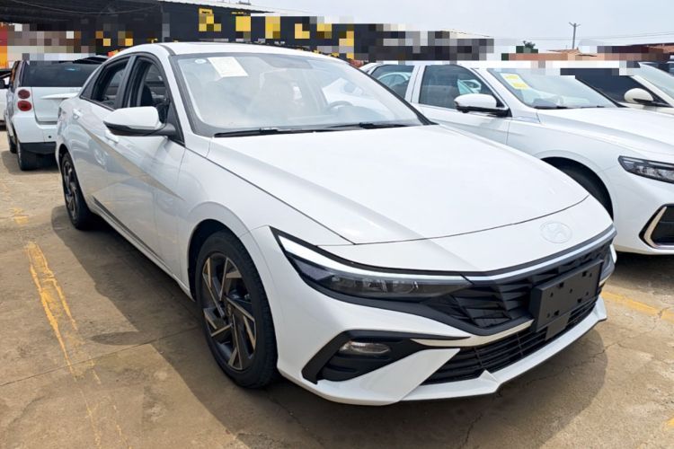 Used Hyundai Elantra 2023 1.5L CVT GLX Elite Edition Front Right 45 Deg