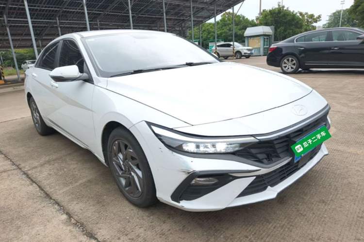 Used Hyundai Elantra 2023 1.5L CVT GLS Leading Edition Front Right 45 Deg