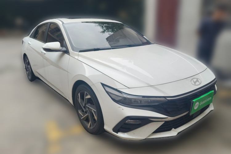 Used Hyundai Elantra 2023 1.5L CVT GLX Elite Edition Front Right 45 Deg