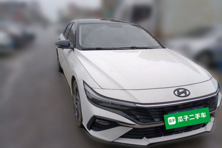 Used Hyundai Elantra 2023 1.5L CVT GLX Elite Edition Front Right 45 Deg