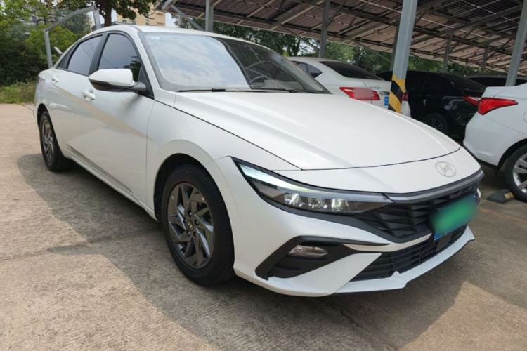 Used Hyundai Elantra 2023 1.5L CVT GLS Leading Edition Front Right 45 Deg