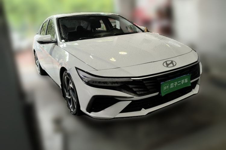 Used Hyundai Elantra 2023 1.5L CVT LUX Prestige Edition Front Right 45 Deg